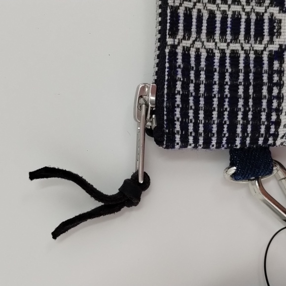 Chico's navy blue and white textured material wristlet, zip top 7" x 5.75" - Picture 3 of 8